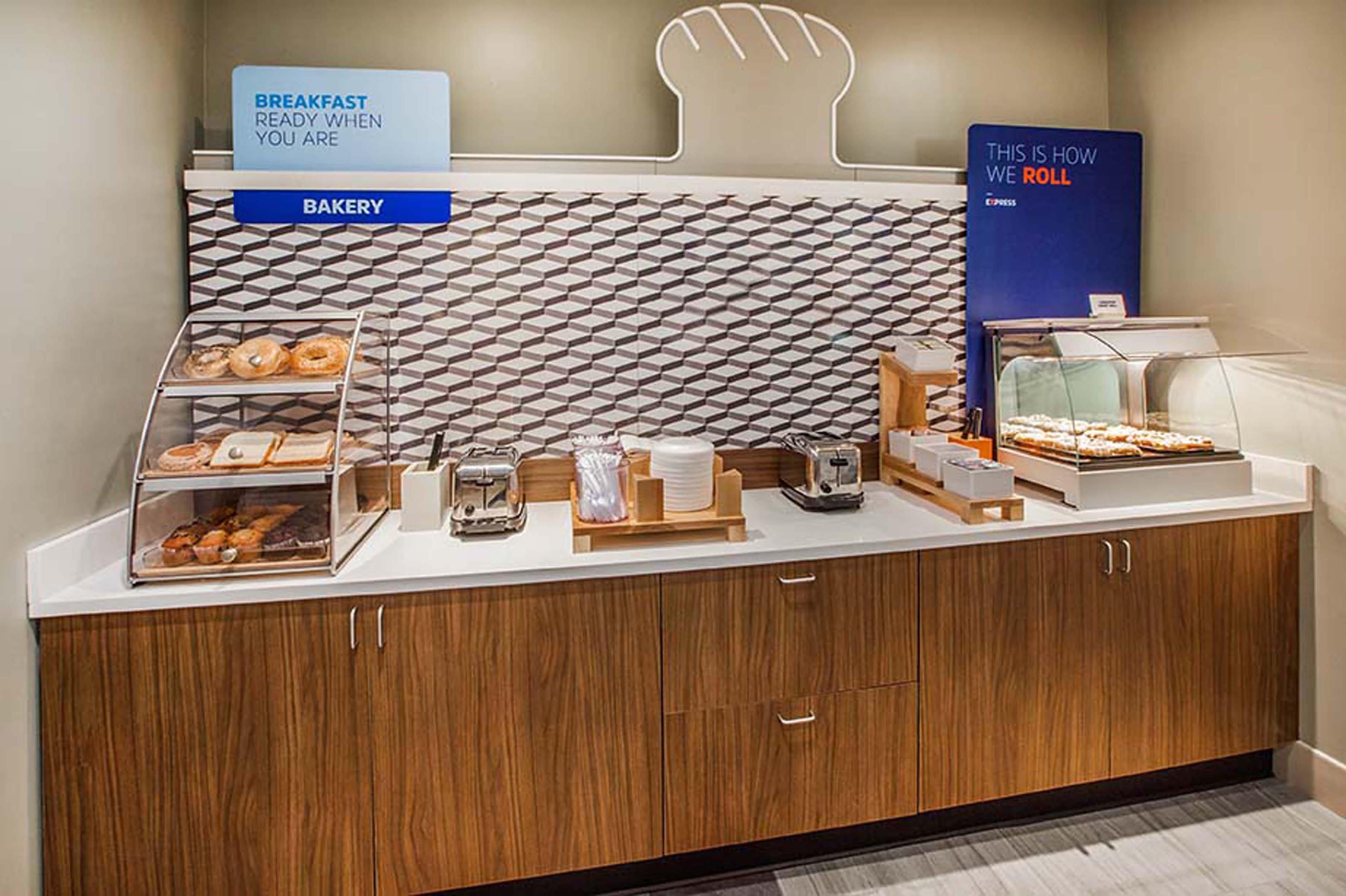 Holiday Inn Express Roseburg By Ihg Экстерьер фото