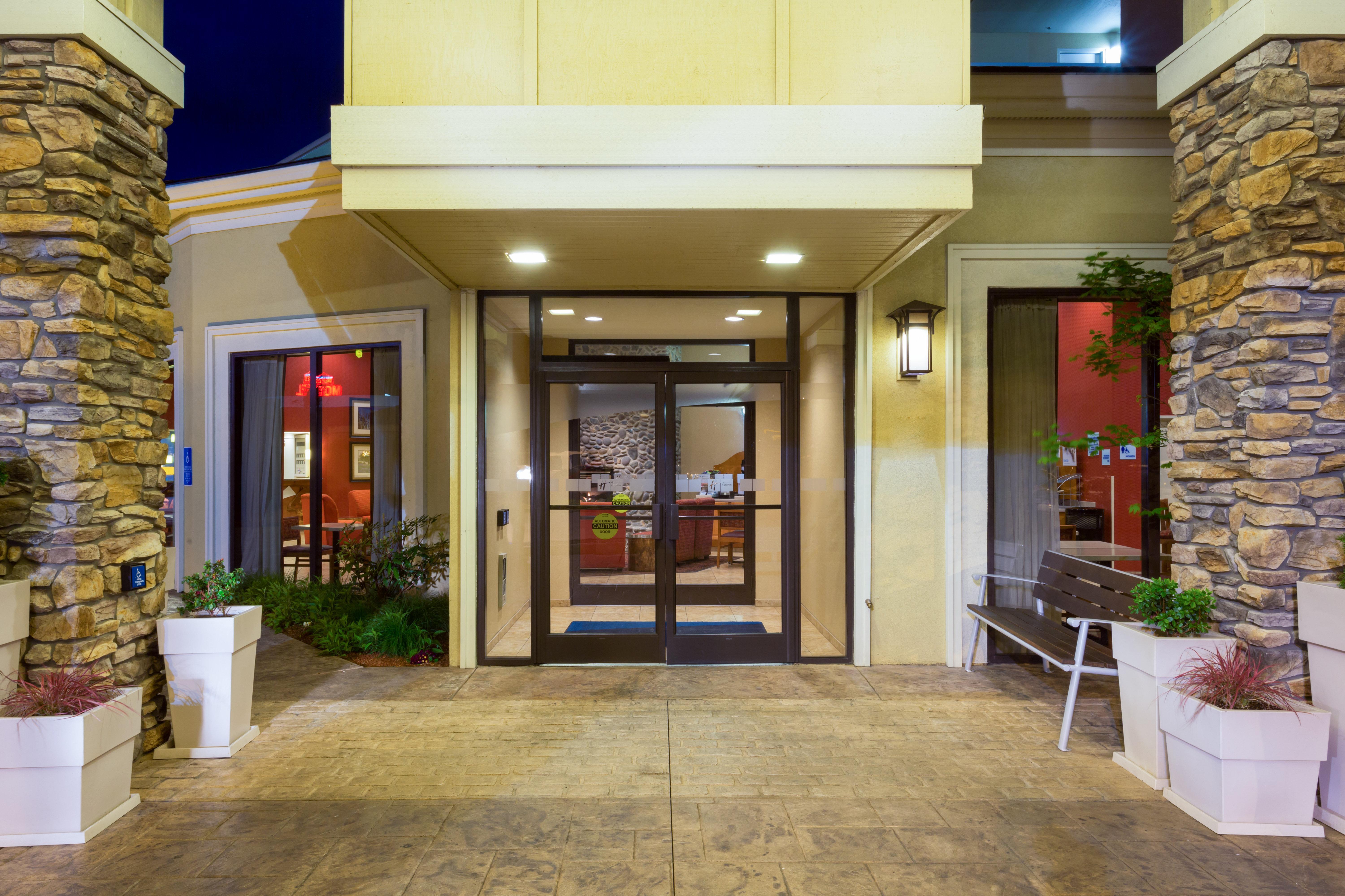 Holiday Inn Express Roseburg By Ihg Экстерьер фото